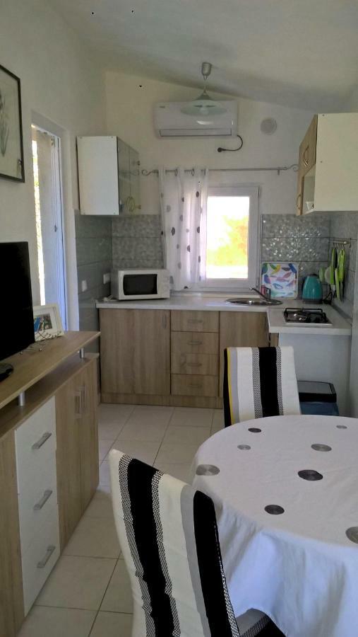 Apartment Kamelia Vir Exterior foto